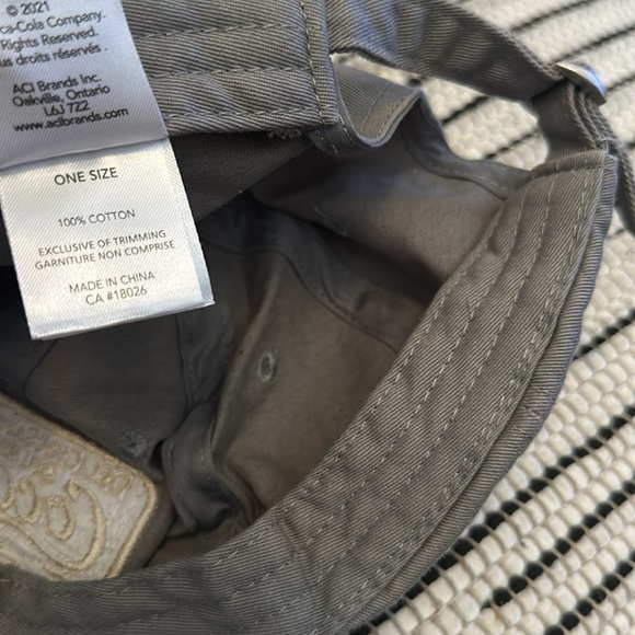 Hat - Picture 7 of 10